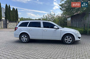 Универсал Opel Astra 2010 в 