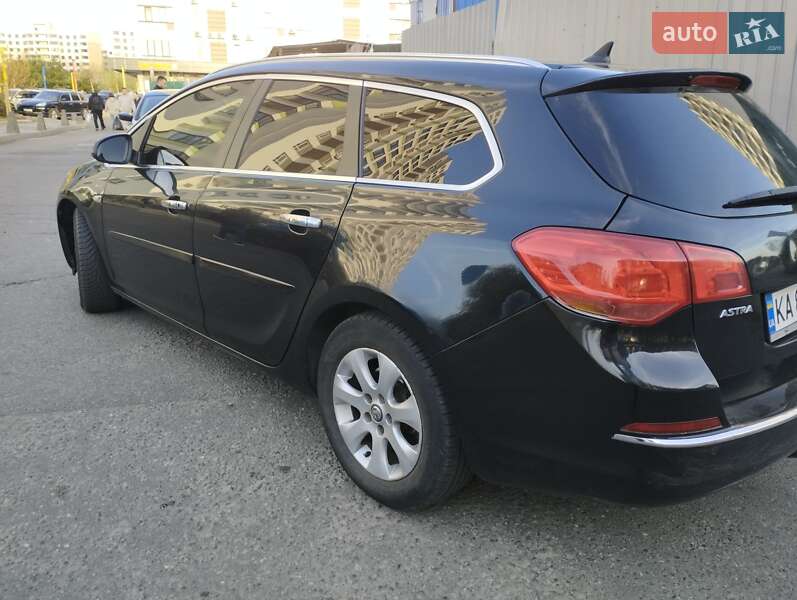 Універсал Opel Astra 2013 в Києві