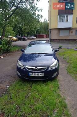 Універсал Opel Astra 2011 в Коломиї