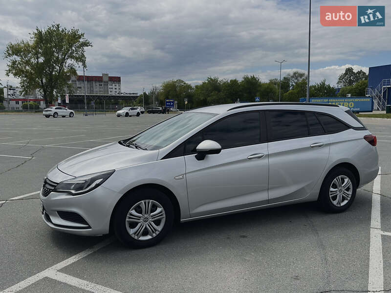 Универсал Opel Astra 2017 в Днепре