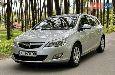 Универсал Opel Astra 2012 в 