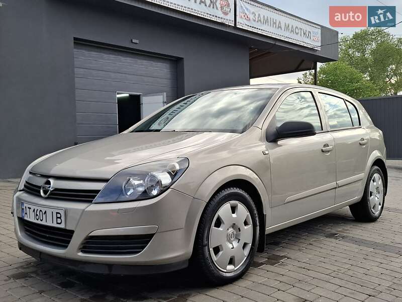 Хетчбек Opel Astra 2005 в 