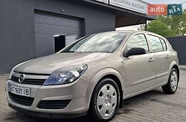 Хетчбек Opel Astra 2005 в 