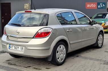 Хетчбек Opel Astra 2005 в 