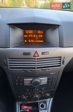 Хетчбек Opel Astra 2005 в 