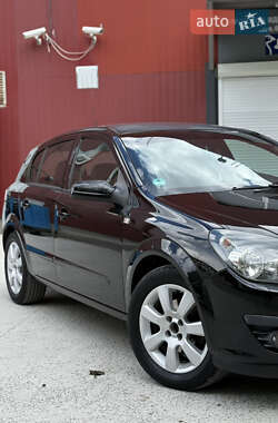 Хэтчбек Opel Astra 2006 в 