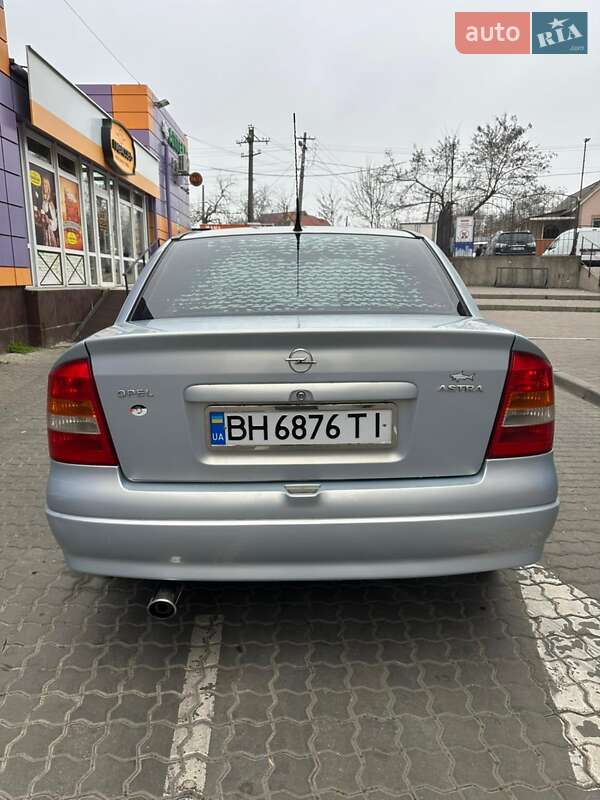 Седан Opel Astra 2004 в Одесі