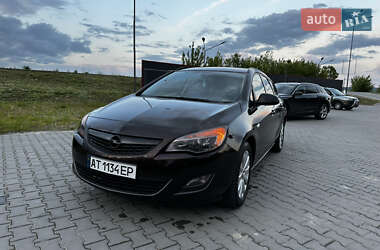 Универсал Opel Astra 2011 в 