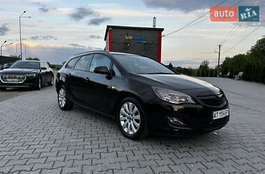 Универсал Opel Astra 2011 в 