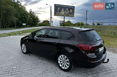 Универсал Opel Astra 2011 в 