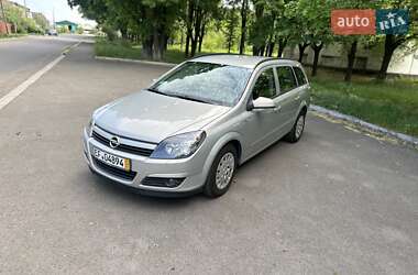 Универсал Opel Astra 2005 в Гайвороне