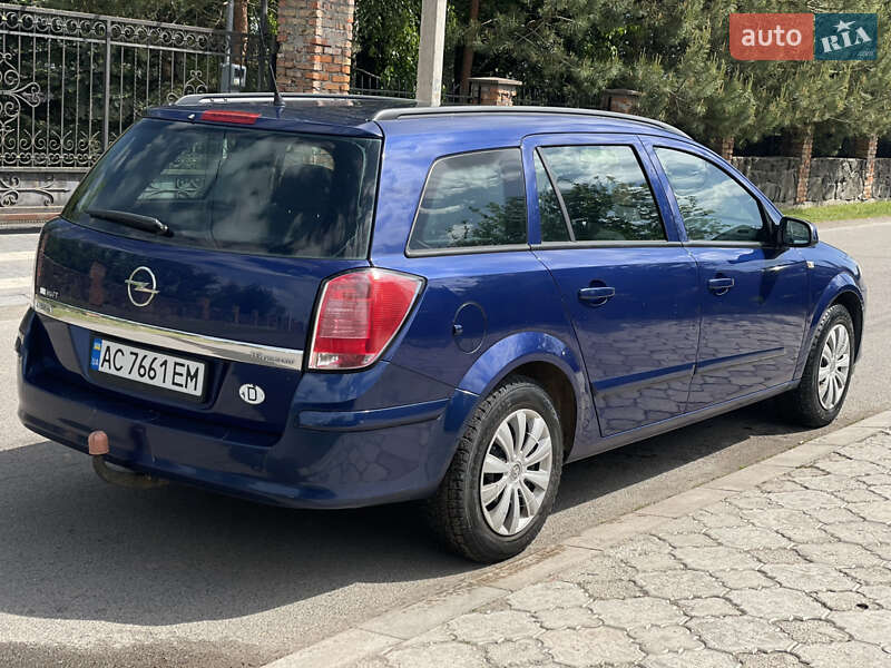 Універсал Opel Astra 2006 в Луцьку