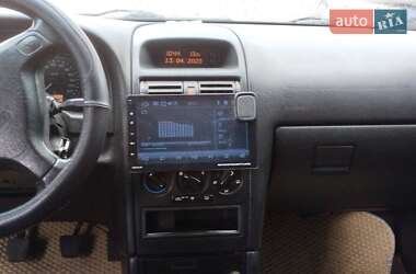 Хетчбек Opel Astra 2001 в 