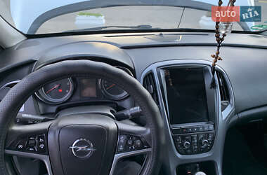 Універсал Opel Astra 2012 в 