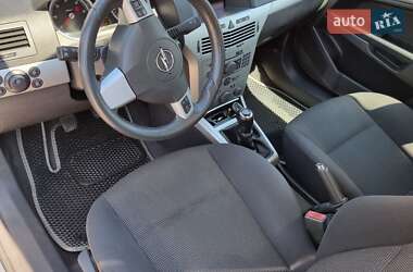 Хетчбек Opel Astra 2008 в 