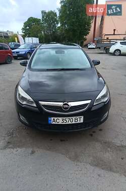 Універсал Opel Astra 2011 в Луцьку