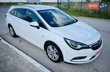 Универсал Opel Astra 2019 в 