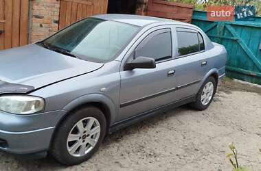 Седан Opel Astra 2008 в Ромнах
