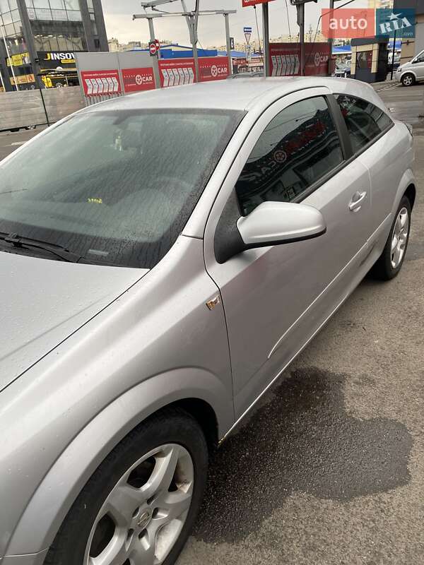 Хэтчбек Opel Astra 2006 в Киеве