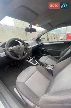 Хэтчбек Opel Astra 2006 в 