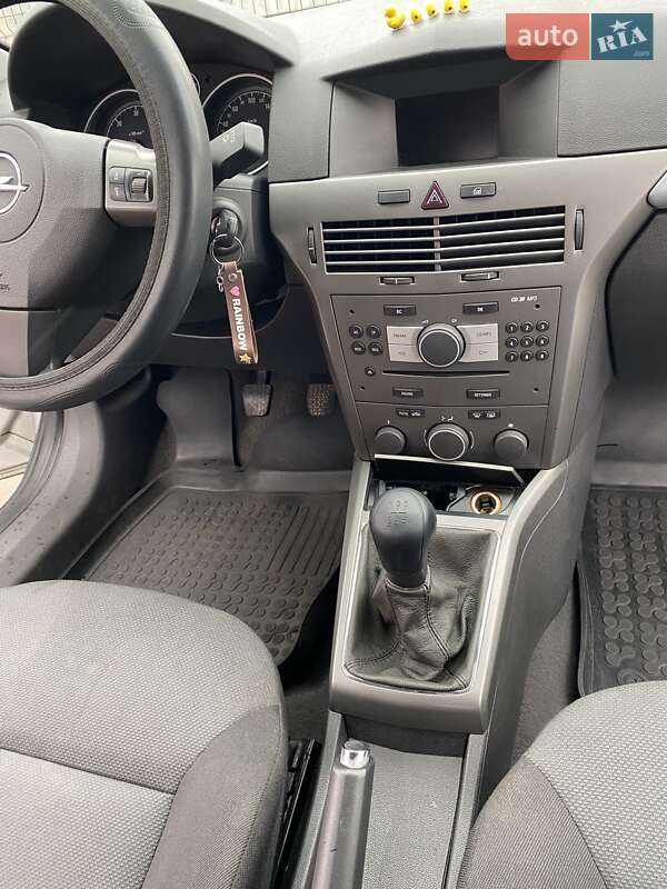 Хэтчбек Opel Astra 2006 в Киеве