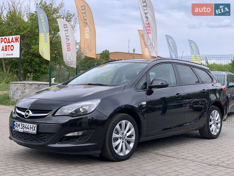 Универсал Opel Astra 2013 в 