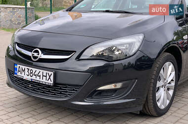 Универсал Opel Astra 2013 в 