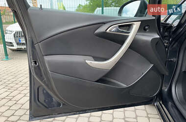 Универсал Opel Astra 2013 в 