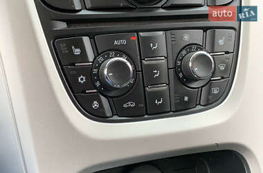 Универсал Opel Astra 2013 в 