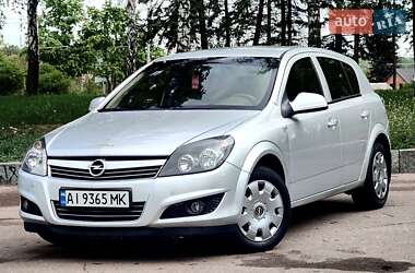Хетчбек Opel Astra 2011 в Житомирі