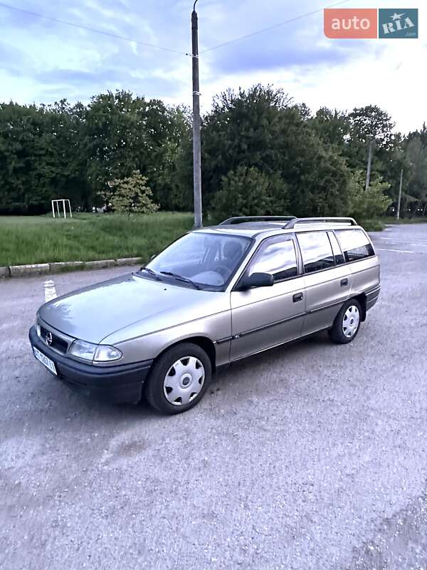 Універсал Opel Astra 1996 в Івано-Франківську