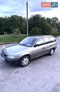 Универсал Opel Astra 1996 в 