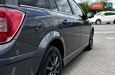 Универсал Opel Astra 2010 в 