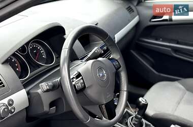 Универсал Opel Astra 2010 в 