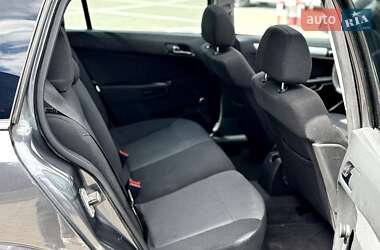 Универсал Opel Astra 2010 в 