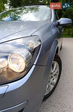 Універсал Opel Astra 2004 в 