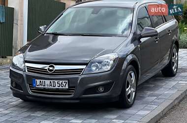 Универсал Opel Astra 2010 в Хмельницком