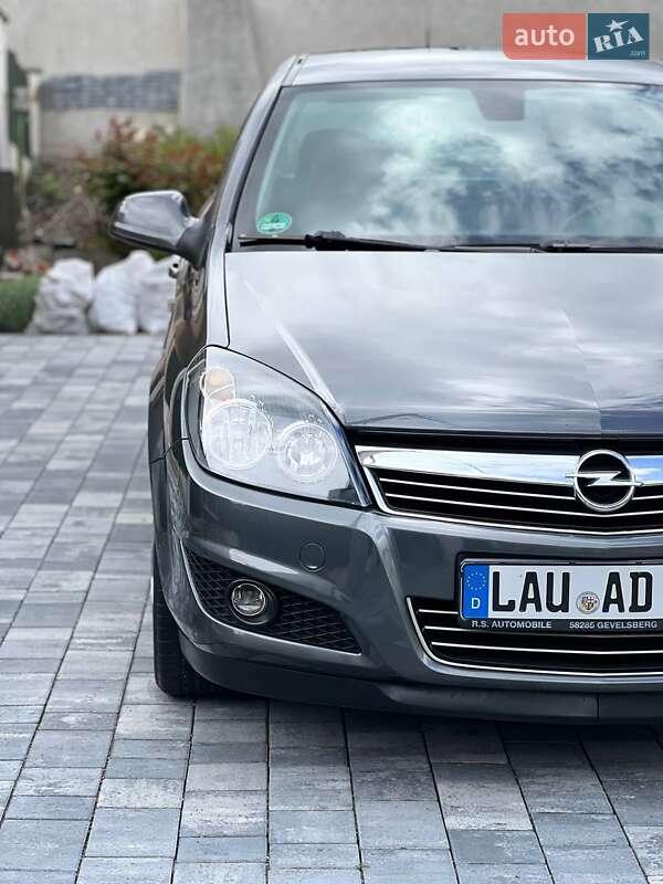 Універсал Opel Astra 2010 в Хмельницькому
