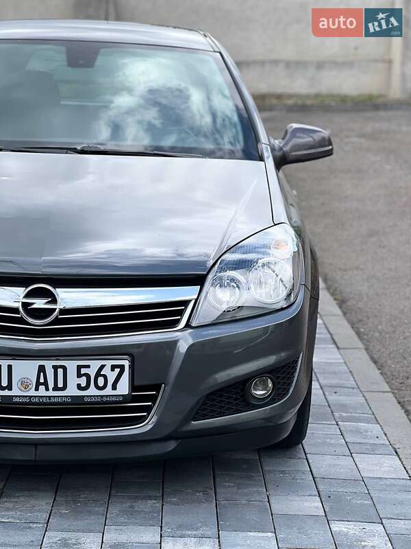 Універсал Opel Astra 2010 в Хмельницькому