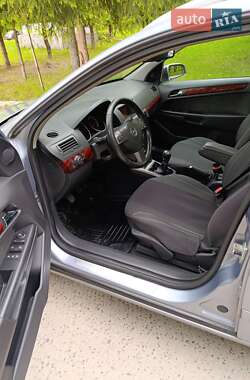 Універсал Opel Astra 2004 в 