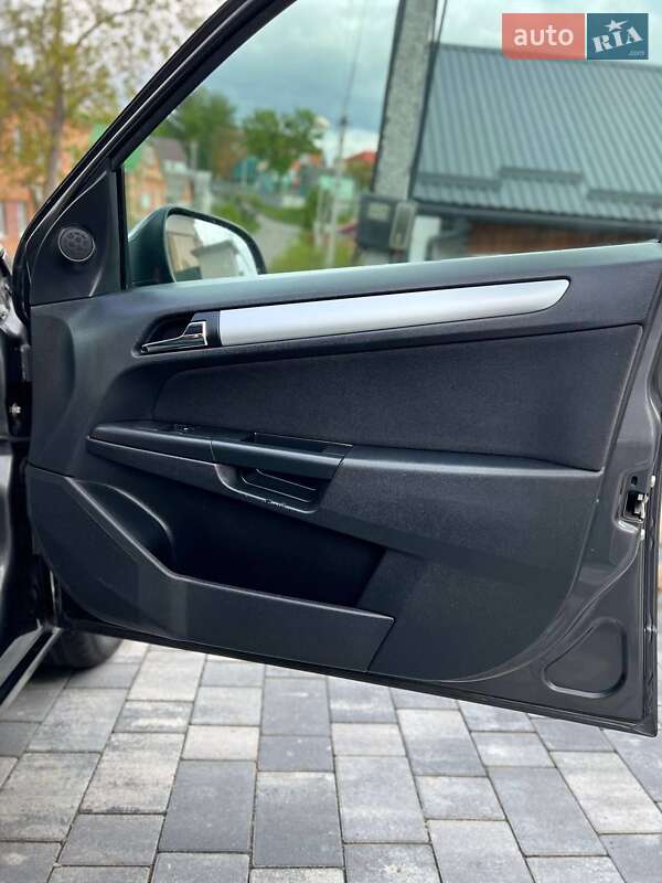 Універсал Opel Astra 2010 в Хмельницькому