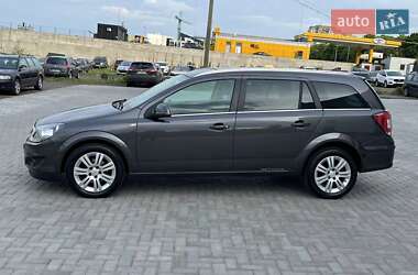 Универсал Opel Astra 2010 в 