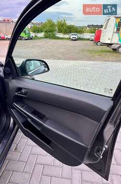 Универсал Opel Astra 2010 в 