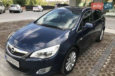 Универсал Opel Astra 2012 в Хмельницком