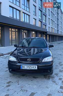 Седан Opel Astra 2006 в Новояворовске