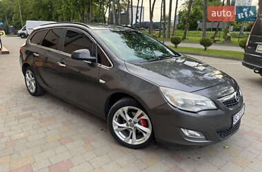 Универсал Opel Astra 2011 в Стрые