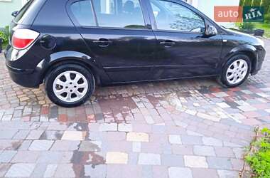 Хетчбек Opel Astra 2005 в 