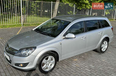 Универсал Opel Astra 2010 в 