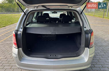 Универсал Opel Astra 2010 в 