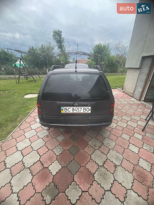 Универсал Opel Astra 1996 в Мостиске